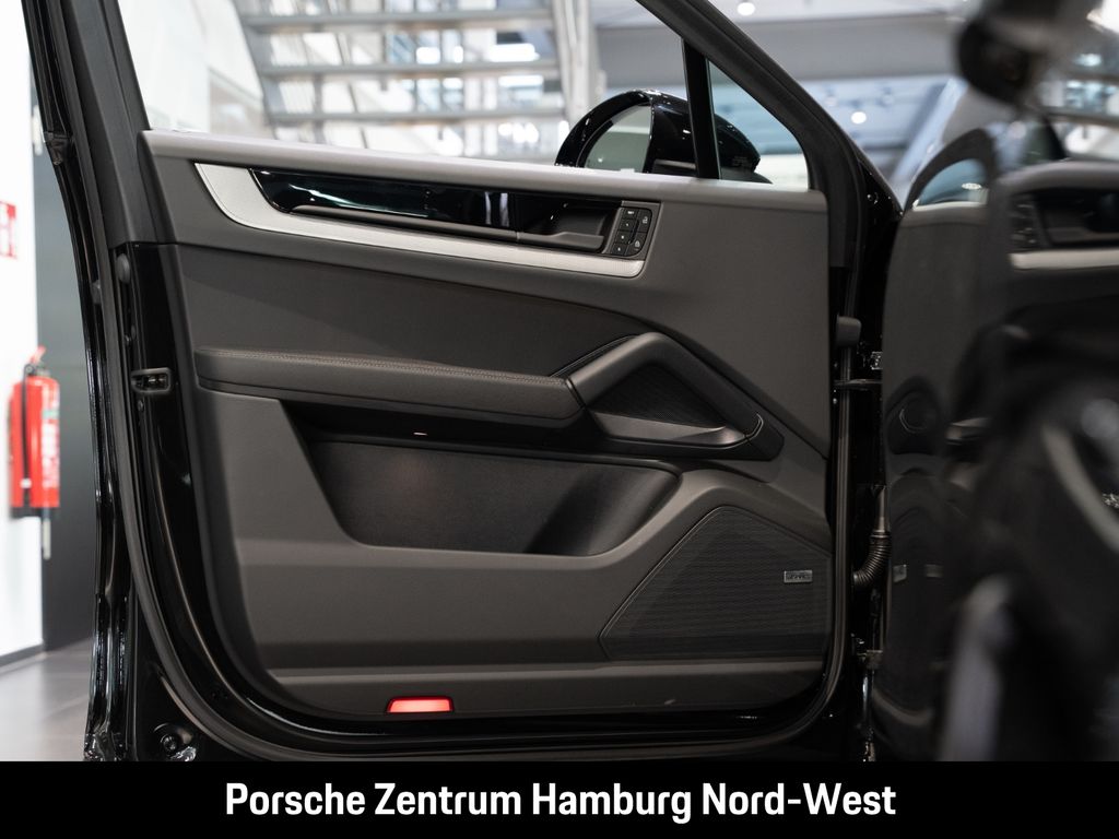 Porsche Cayenne 2025