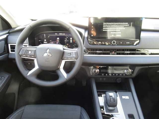 Mitsubishi Outlander 2025