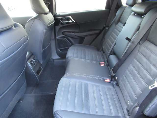 Mitsubishi Outlander 2025