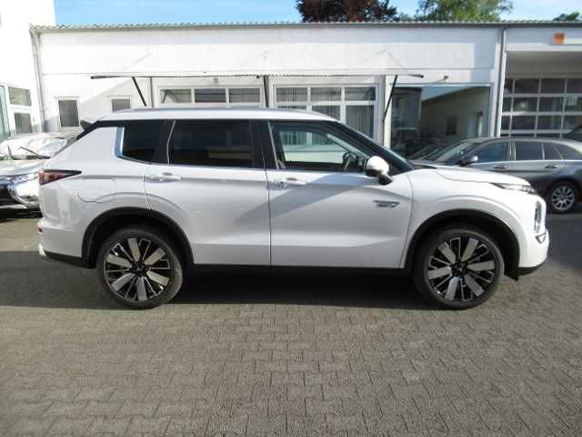 Mitsubishi Outlander 2025