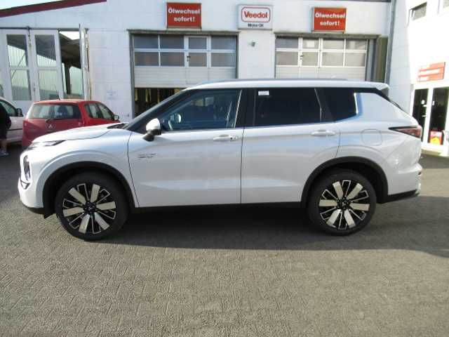 Mitsubishi Outlander 2025
