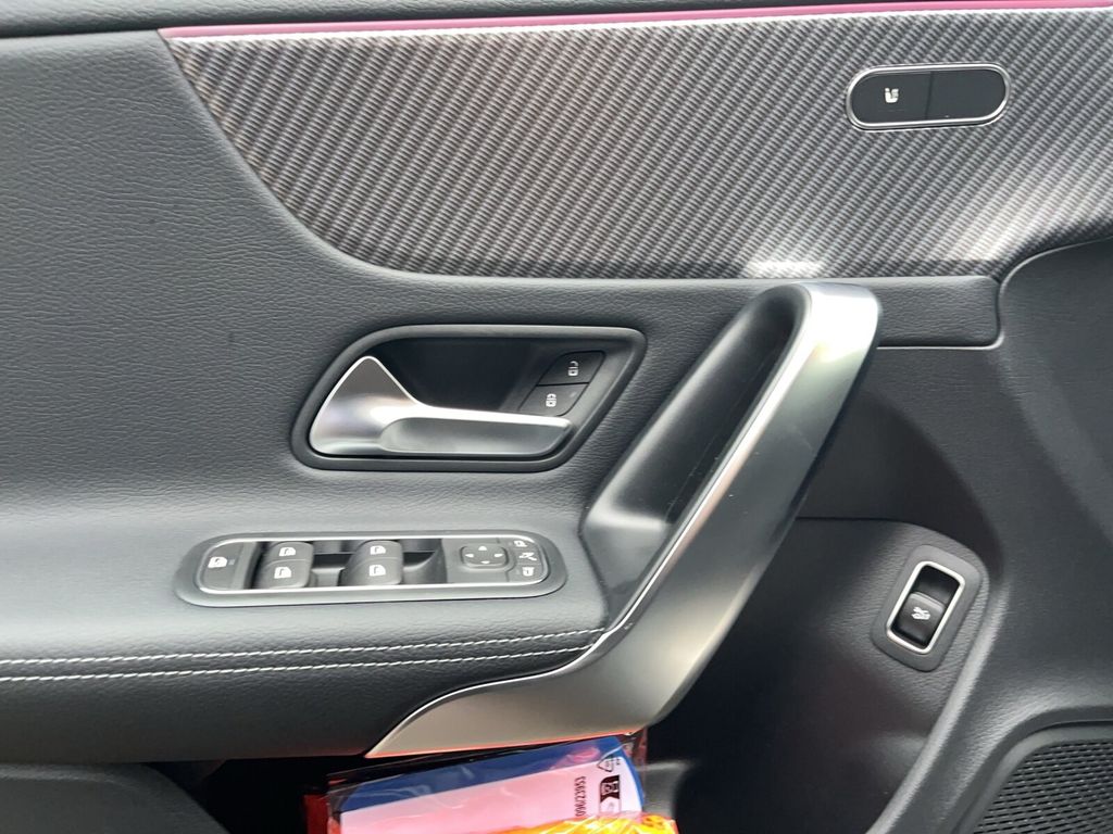 Mercedes-Benz CLA 200 2024