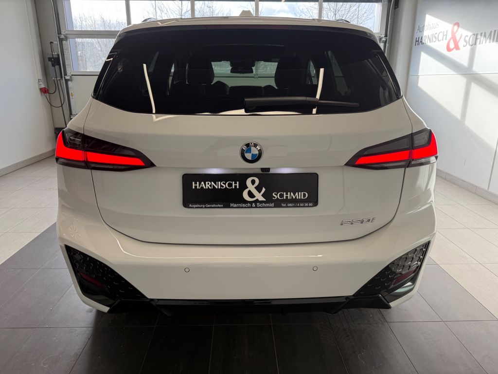 BMW 220 2024