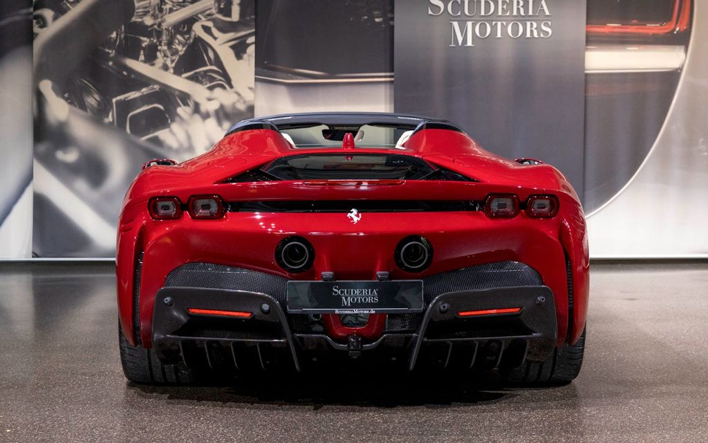 Ferrari SF90 2025