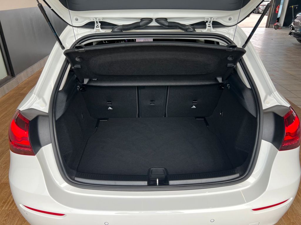 Mercedes-Benz A 180 2024