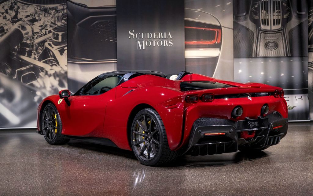 Ferrari SF90 2025