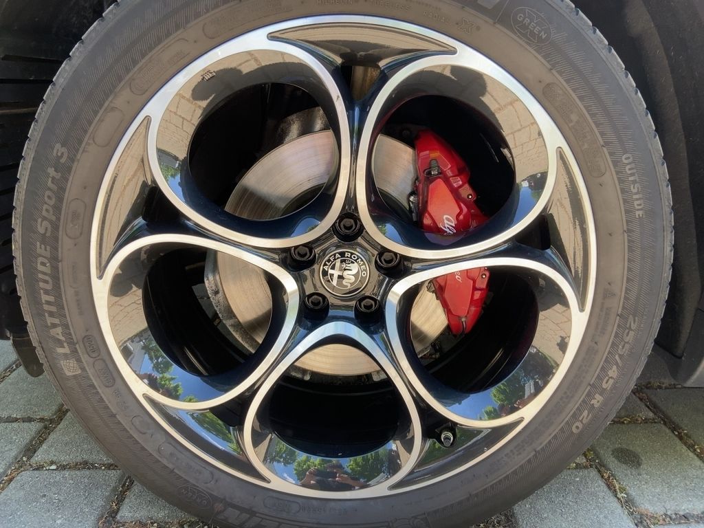 Alfa Romeo Stelvio 2021