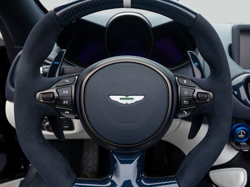 Aston Martin V12 Vantage 2023