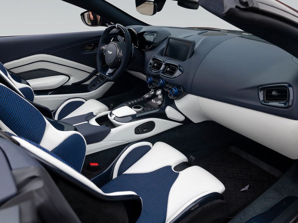 Aston Martin V12 Vantage 2023