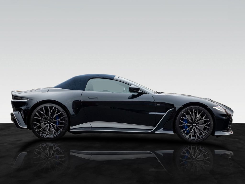 Aston Martin V12 Vantage 2023