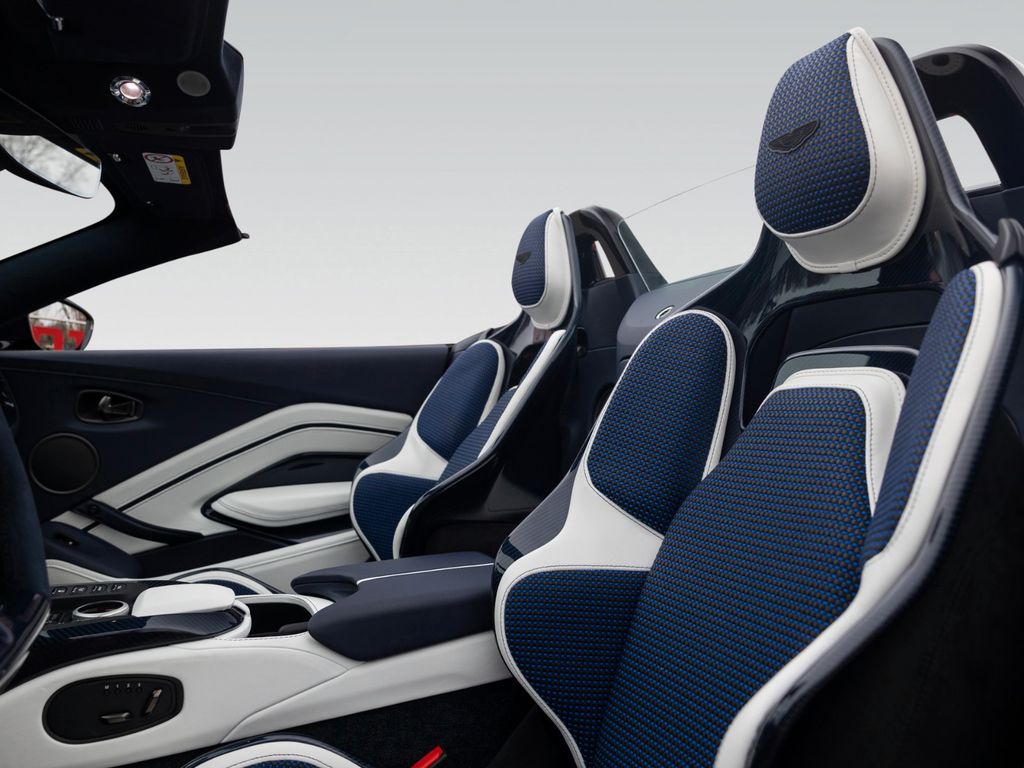 Aston Martin V12 Vantage 2023