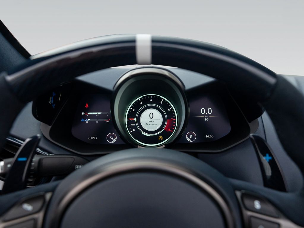 Aston Martin V12 Vantage 2023