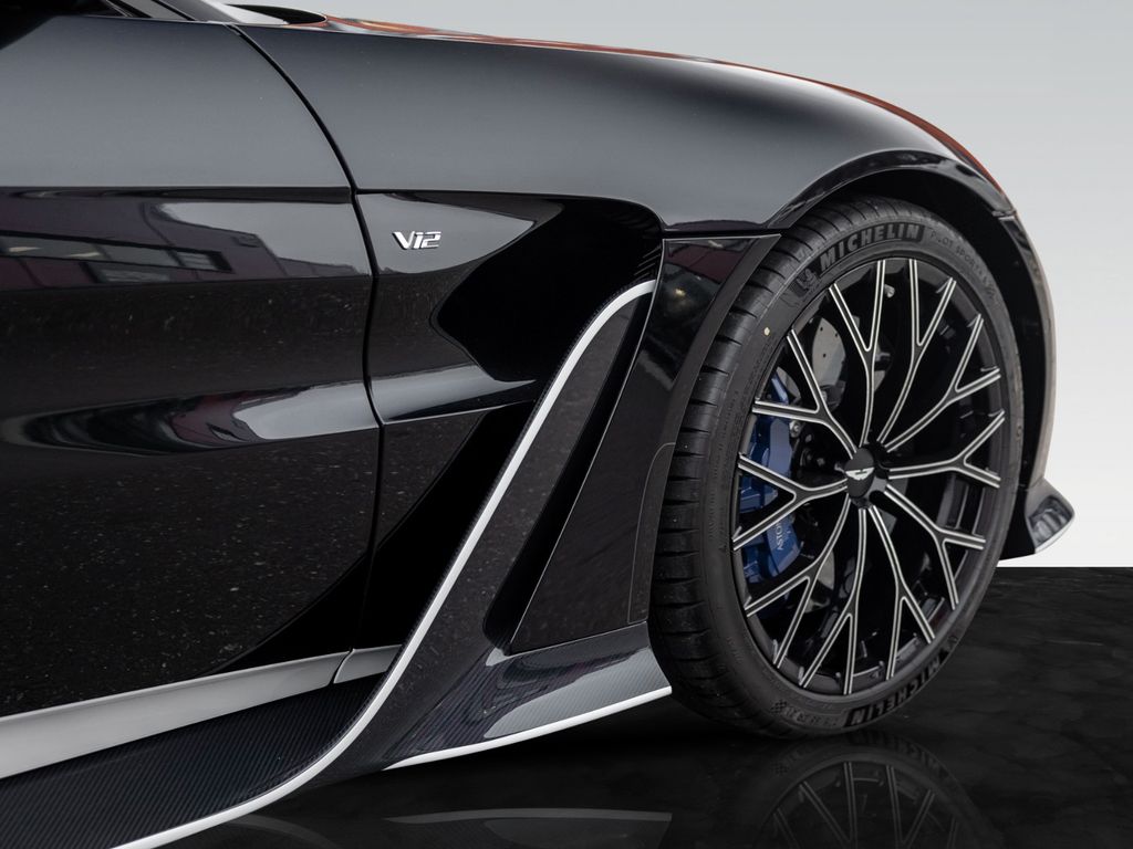 Aston Martin V12 Vantage 2023