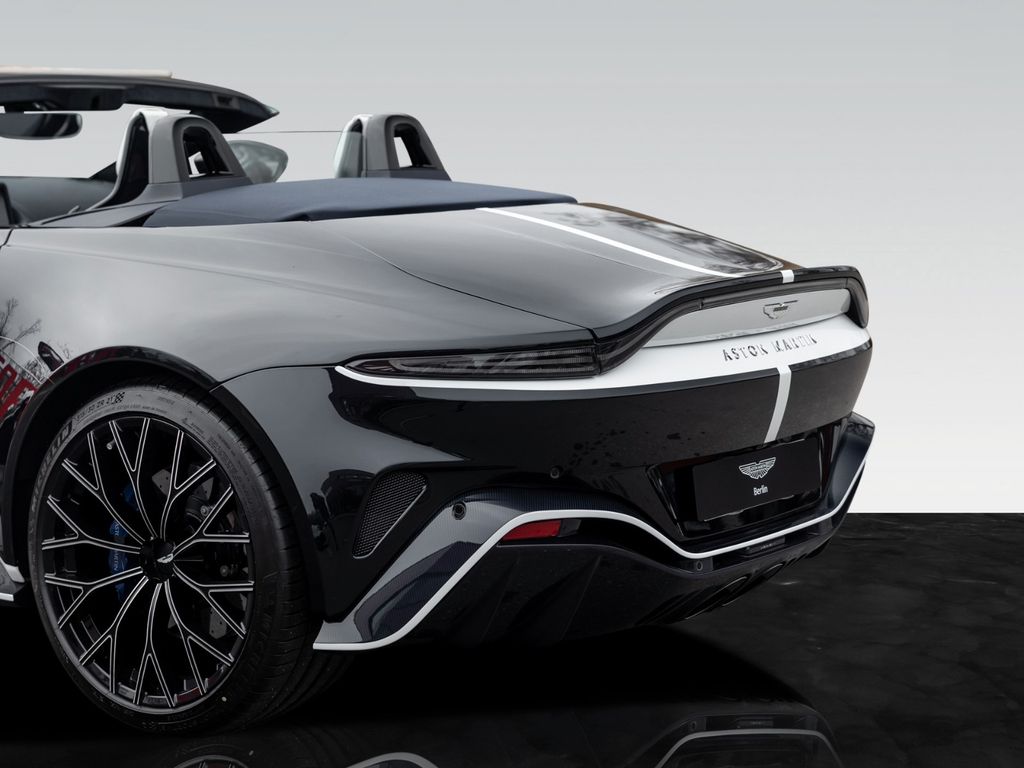 Aston Martin V12 Vantage 2023