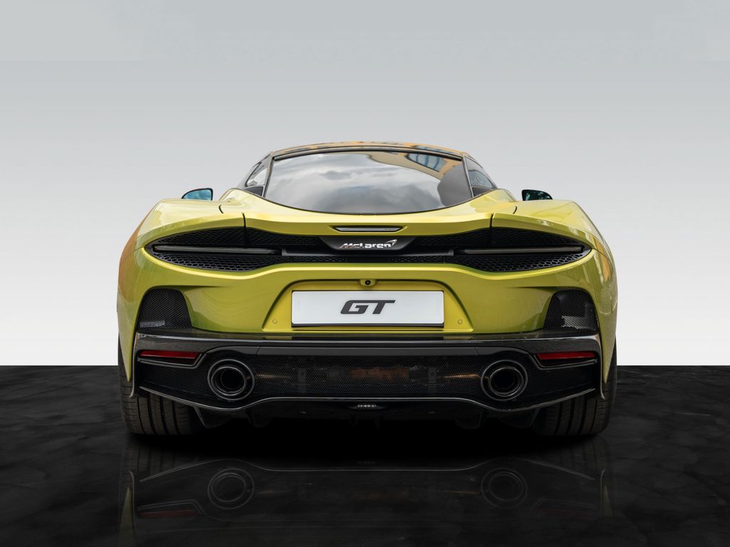 McLaren GT 2025