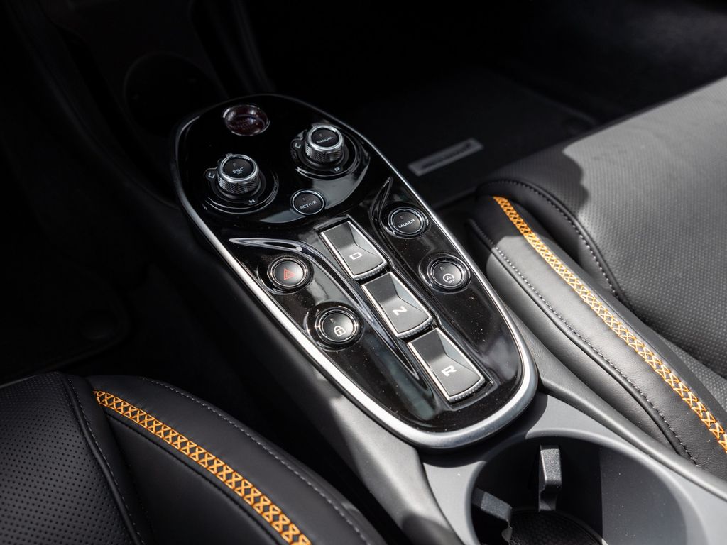 McLaren GT 2025
