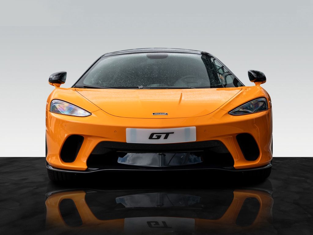McLaren GT 2025