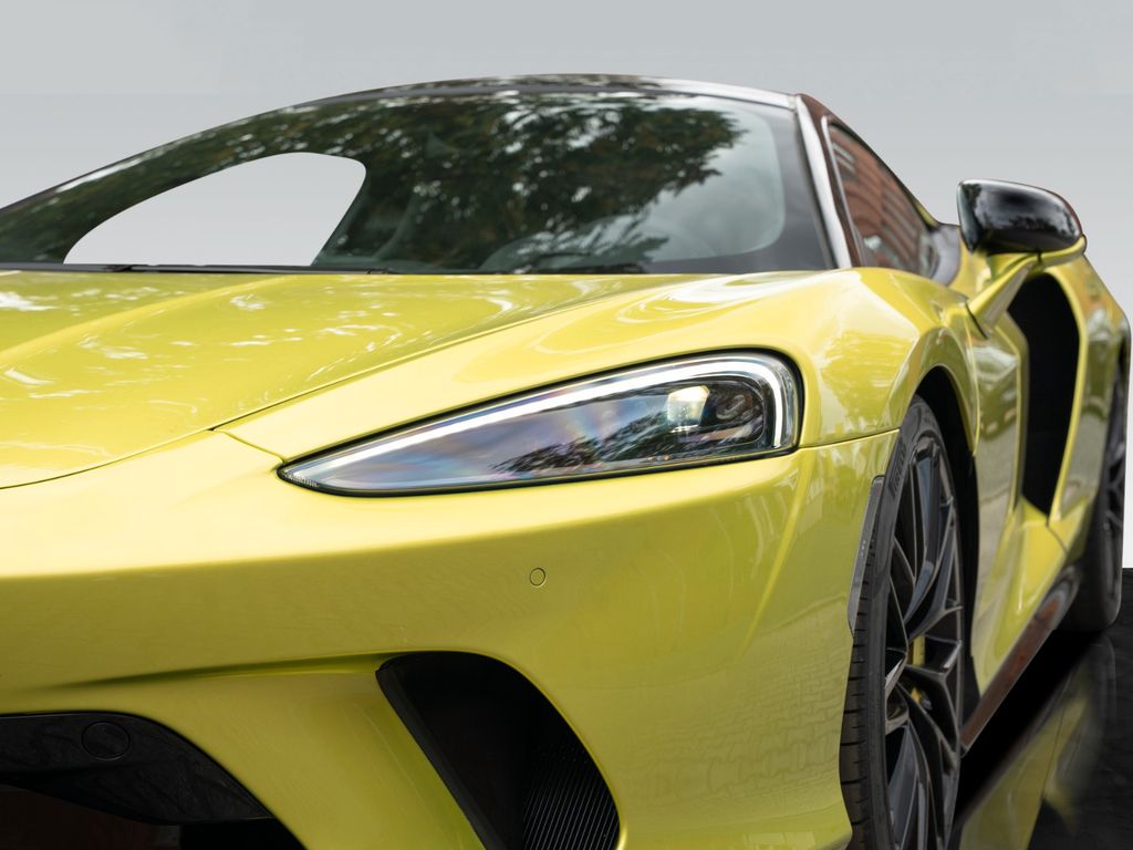 McLaren GT 2025