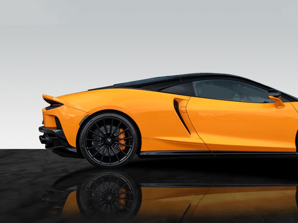 McLaren GT 2025