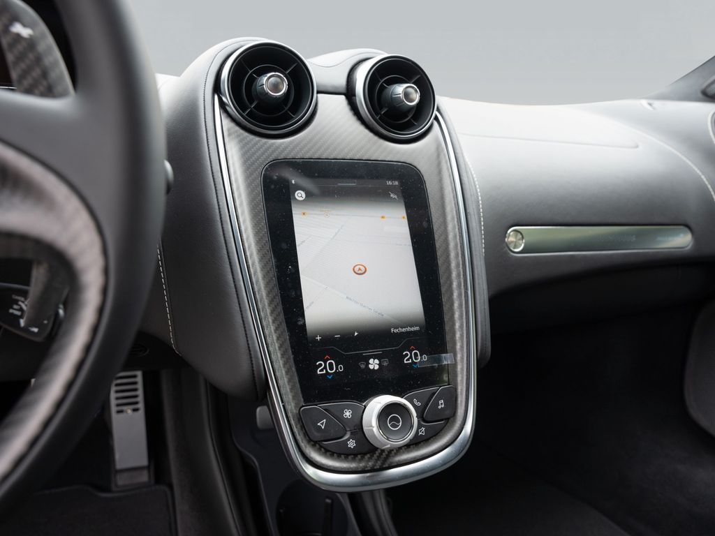 McLaren GT 2025
