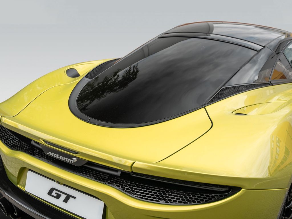McLaren GT 2025