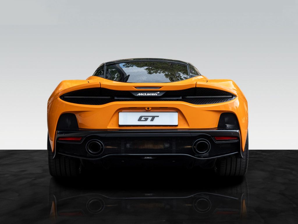 McLaren GT 2025