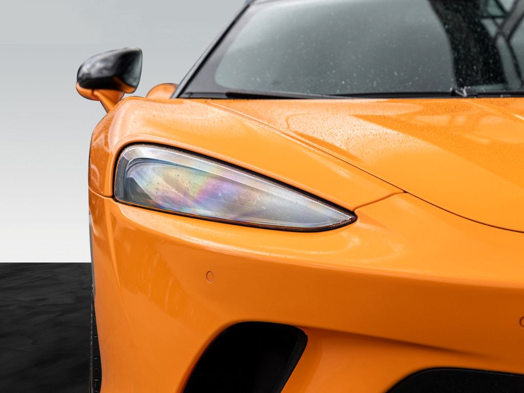 McLaren GT 2025