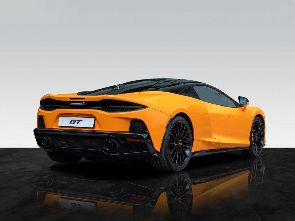 McLaren GT 2025