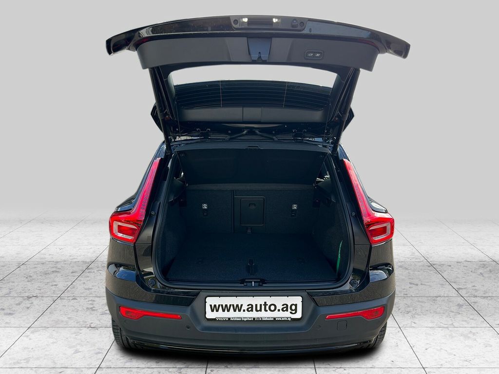 Volvo EX40 2025