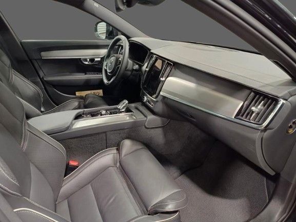 Volvo V90 Cross Country 2024