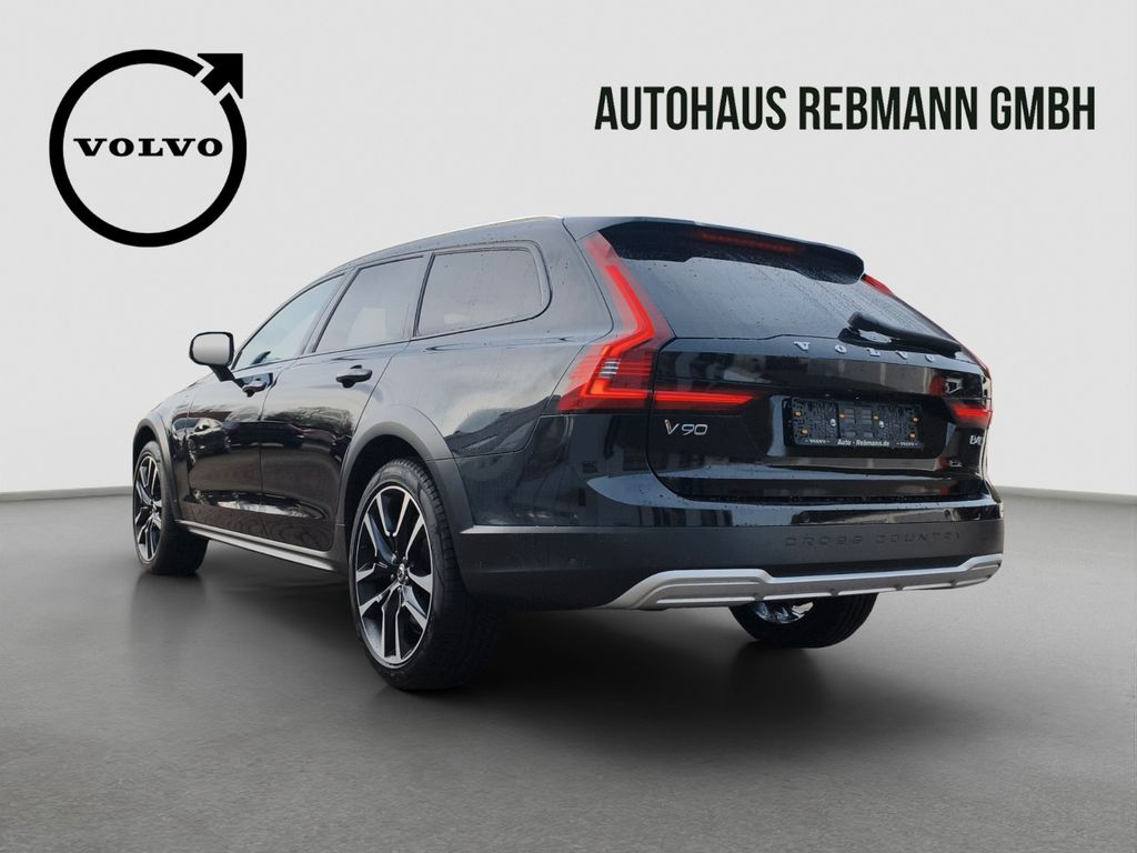 Volvo V90 Cross Country 2024