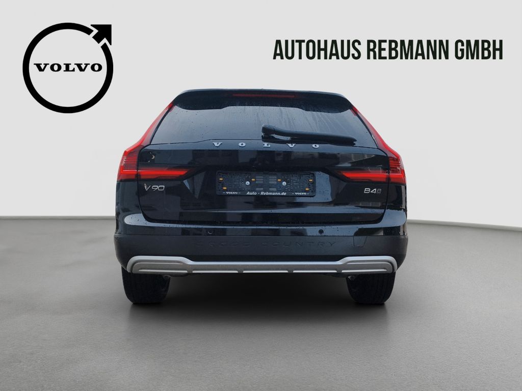 Volvo V90 Cross Country 2024