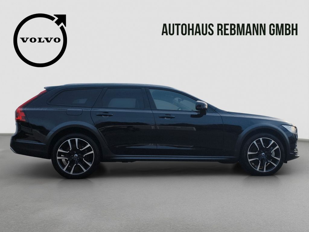 Volvo V90 Cross Country 2024