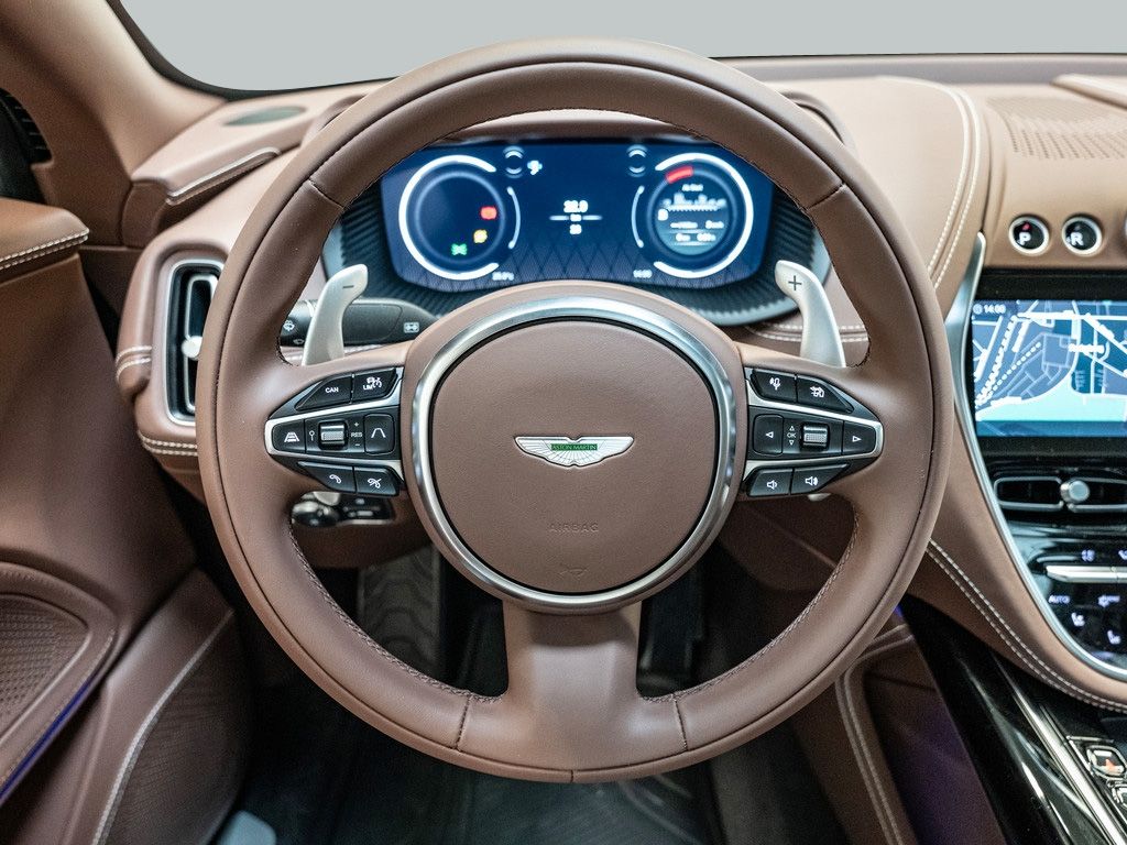 Aston Martin DBX 2024