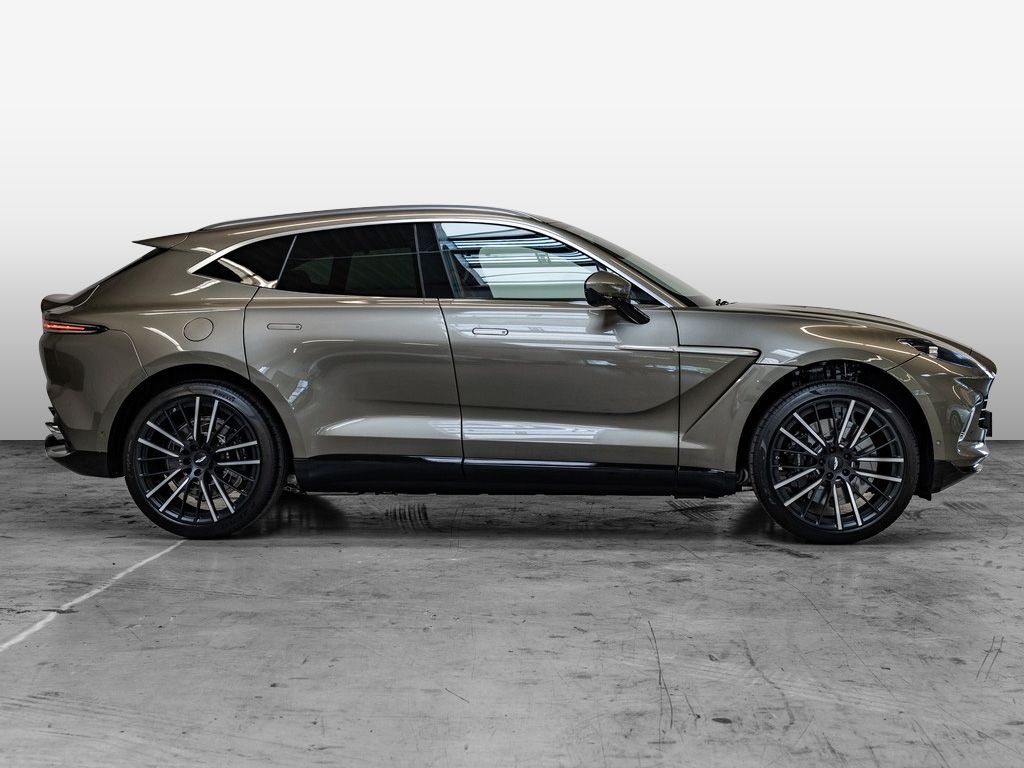 Aston Martin DBX 2024