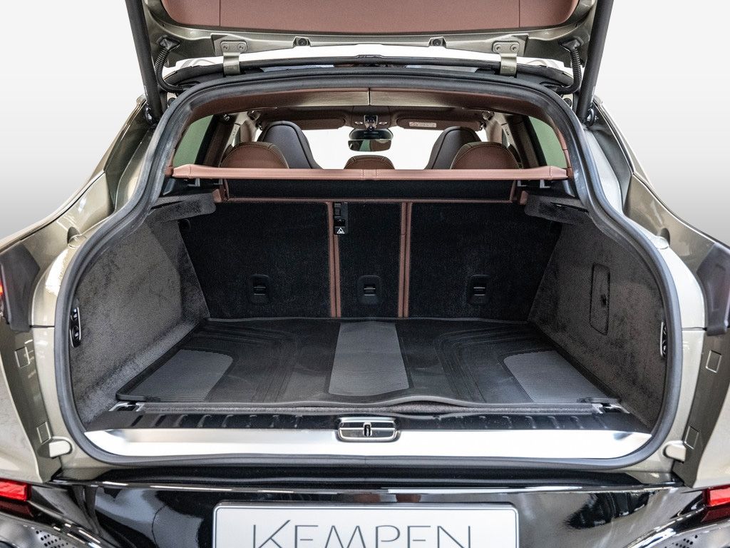 Aston Martin DBX 2024