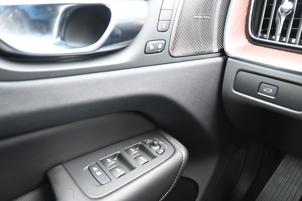 Volvo XC60 2024