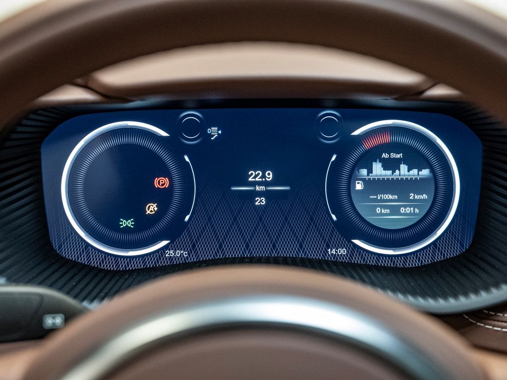 Aston Martin DBX 2024