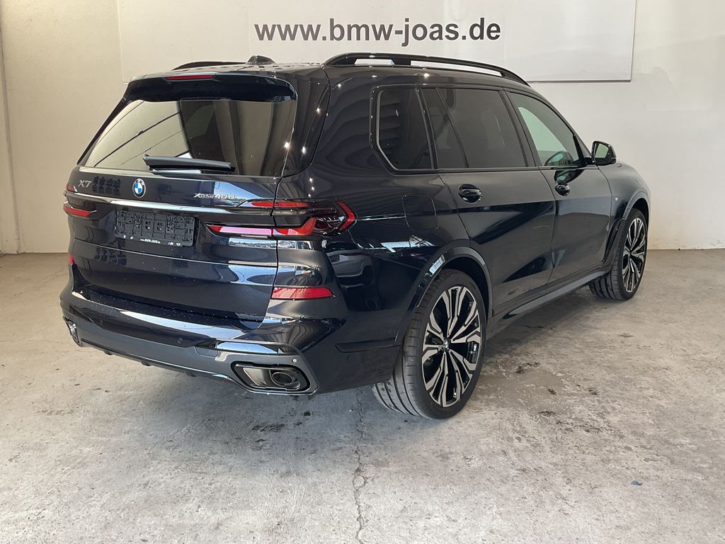 BMW X7 2025