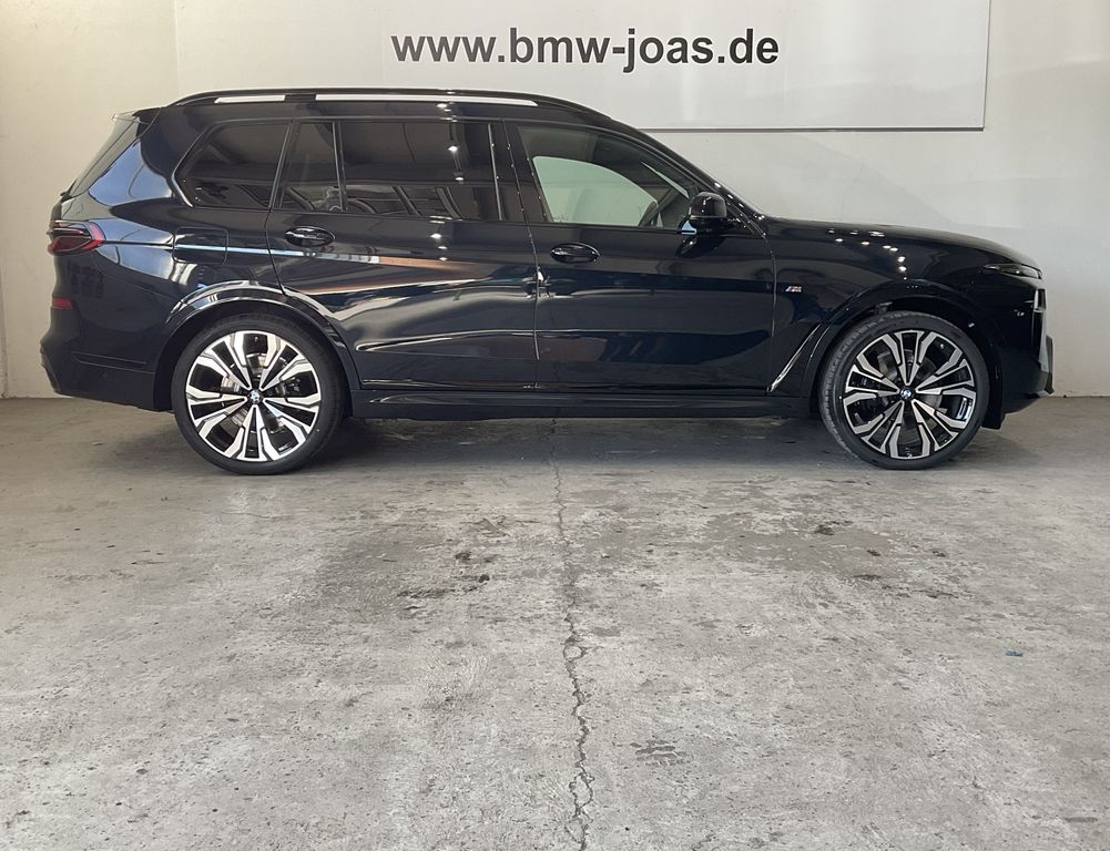 BMW X7 2025