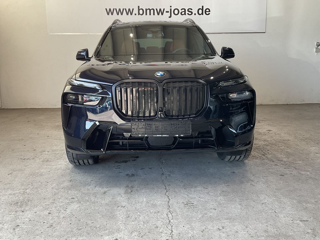 BMW X7 2025