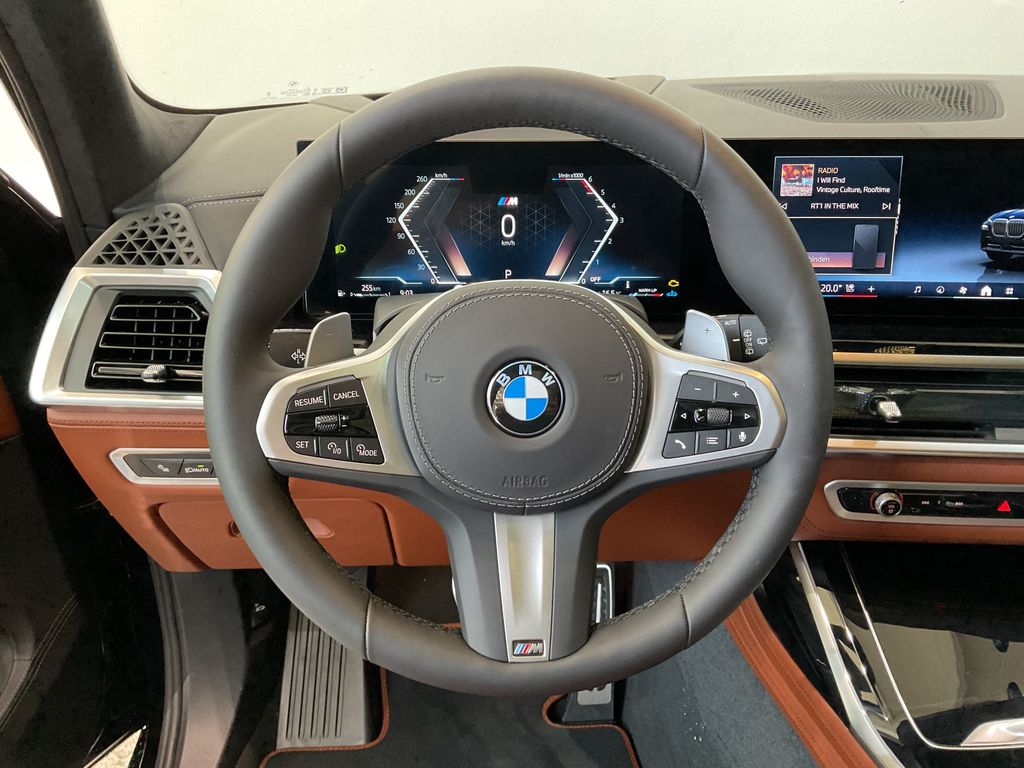 BMW X7 2025