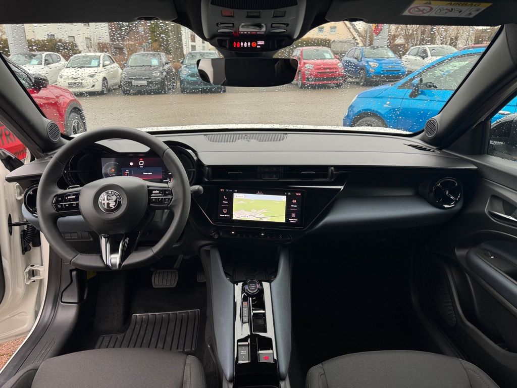 Alfa Romeo Junior 2025