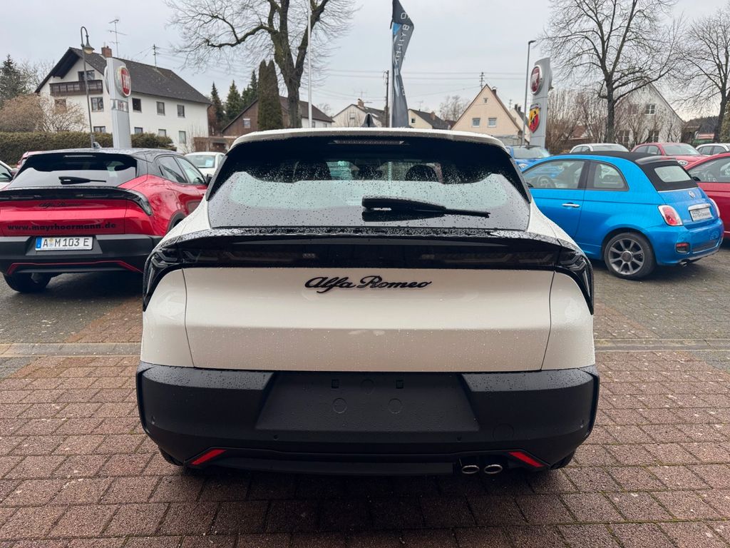 Alfa Romeo Junior 2025