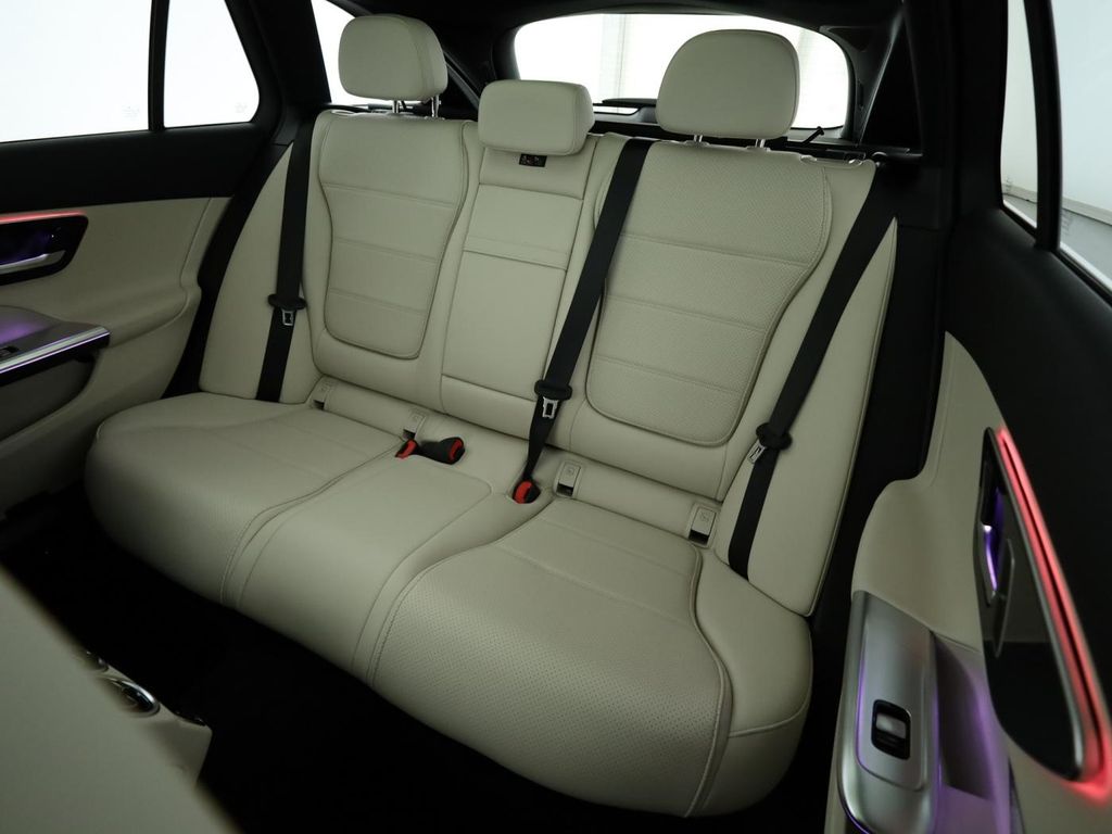 Mercedes-Benz C 300 2025