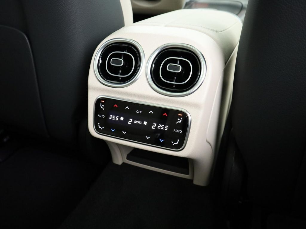 Mercedes-Benz C 300 2025