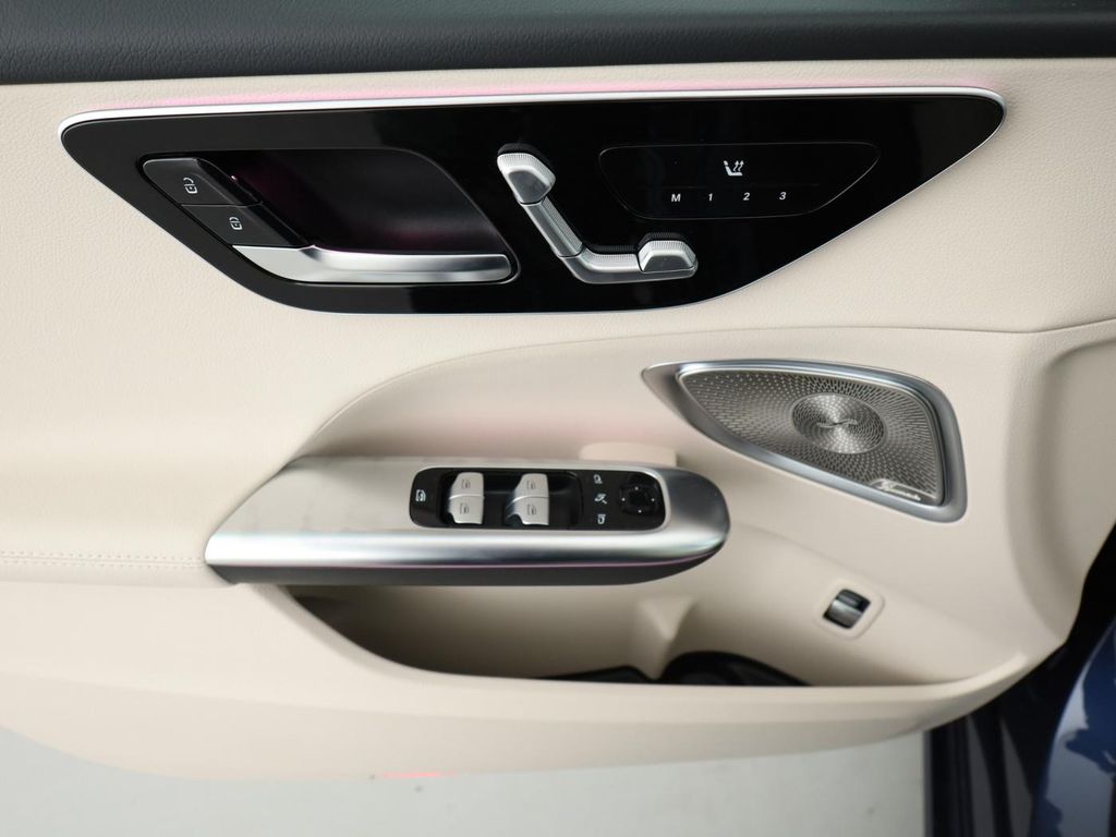 Mercedes-Benz C 300 2025