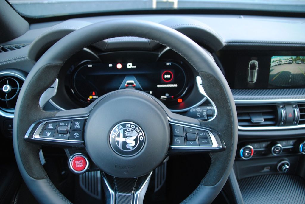 Alfa Romeo Stelvio 2025