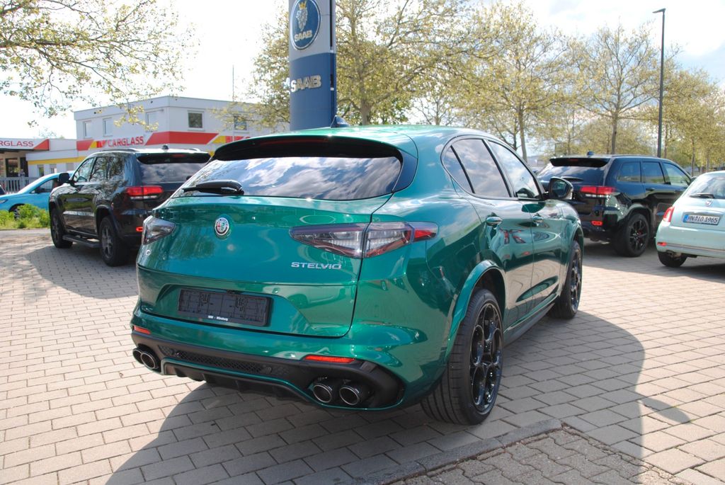 Alfa Romeo Stelvio 2025