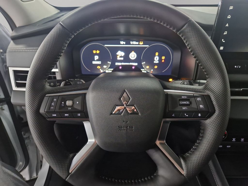 Mitsubishi Plug-in Hybrid Outlander 2025